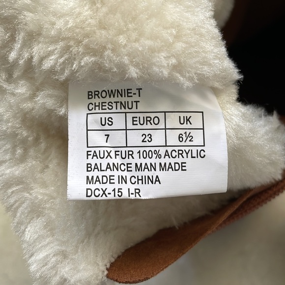 Michael Kors winter boots size 7 (toddler) - Picture 3 of 3